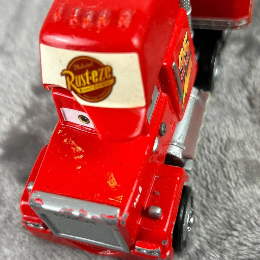 Disney Pixar Cars Mack Hauler and Trunk Fresh 34 Hauler Truck Lot Red Green